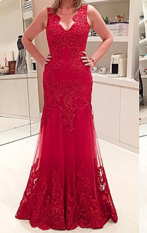 Vestido de fiesta largo rojo formal con escote en V, encaje y espalda abierta con tirantes MACloth
