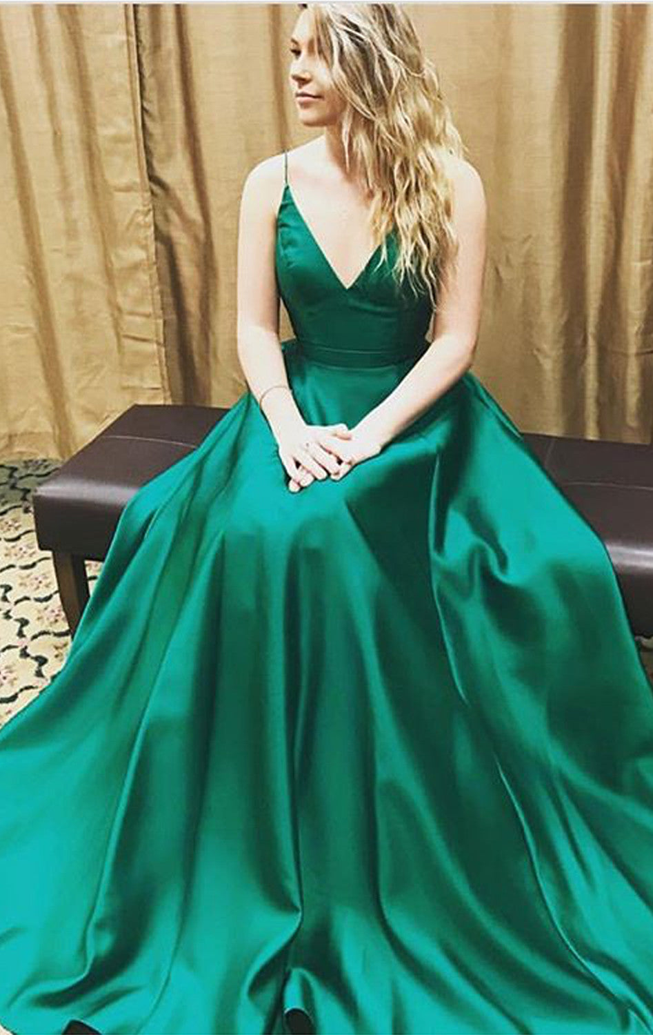 Macloth Deep V Neck Satin Long Prom Dress Elegant Green Wedding Party Formal Gown Green / Above Knee / US14
