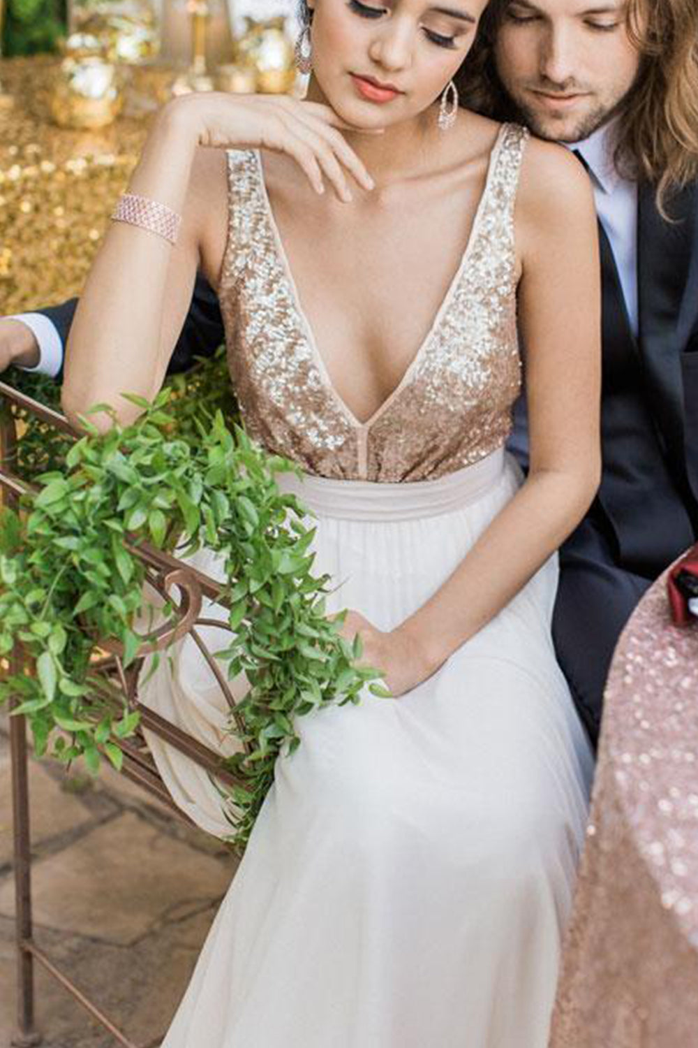 MACloth Träger V-Ausschnitt Pailletten Chiffon Langes Ballkleid Elfenbeinfarbenes formelles Abendkleid