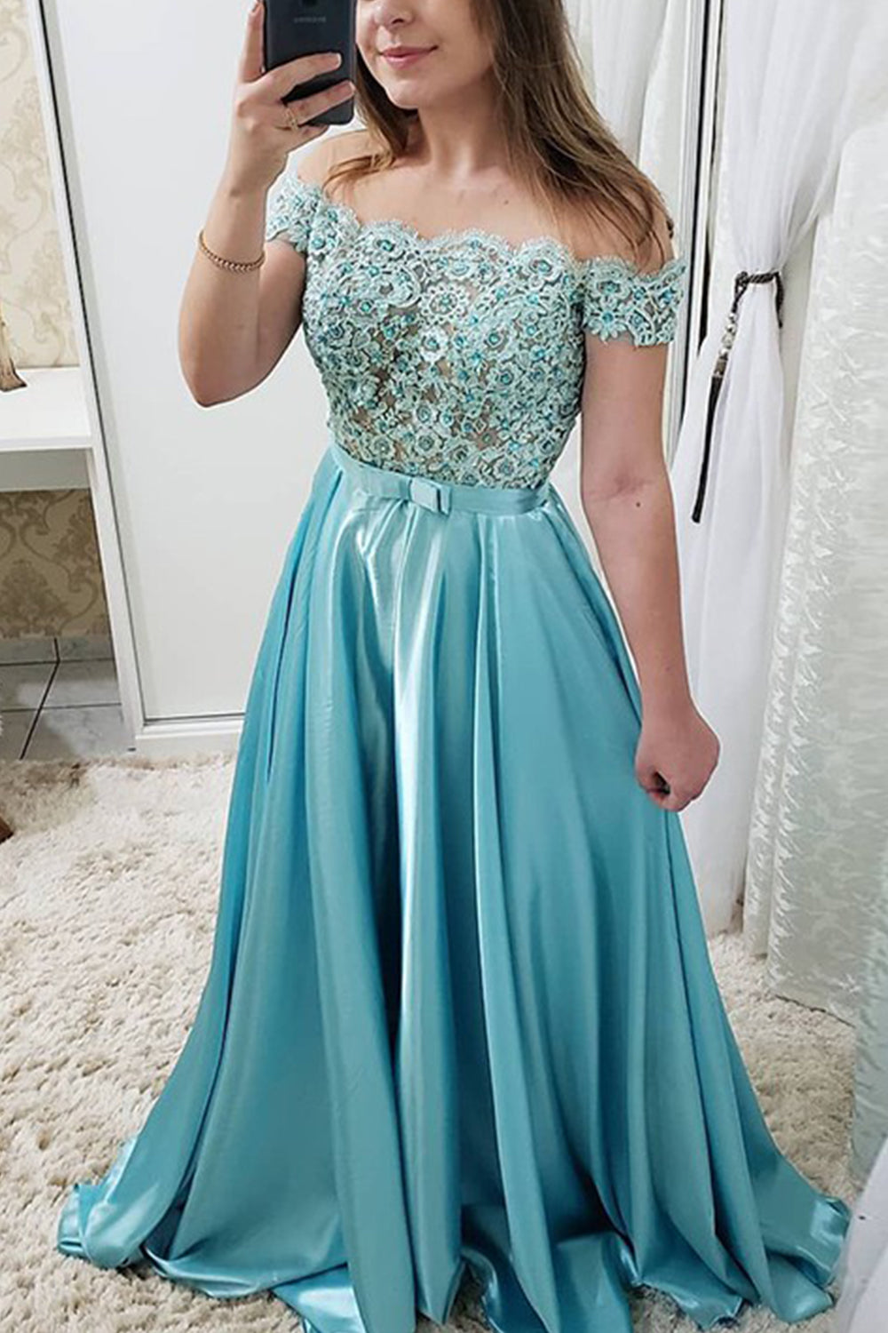 MACloth Schulterfreies Ballkleid aus Spitze und Satin in Burgunderrot, Abendkleid in Altrosa