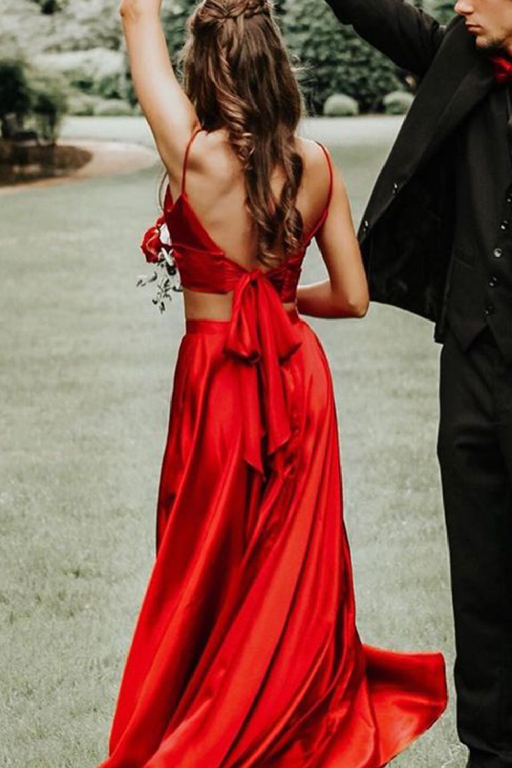 MACloth Träger V-Ausschnitt Zweiteiliges königsblaues Ballkleid formelles Abendkleid