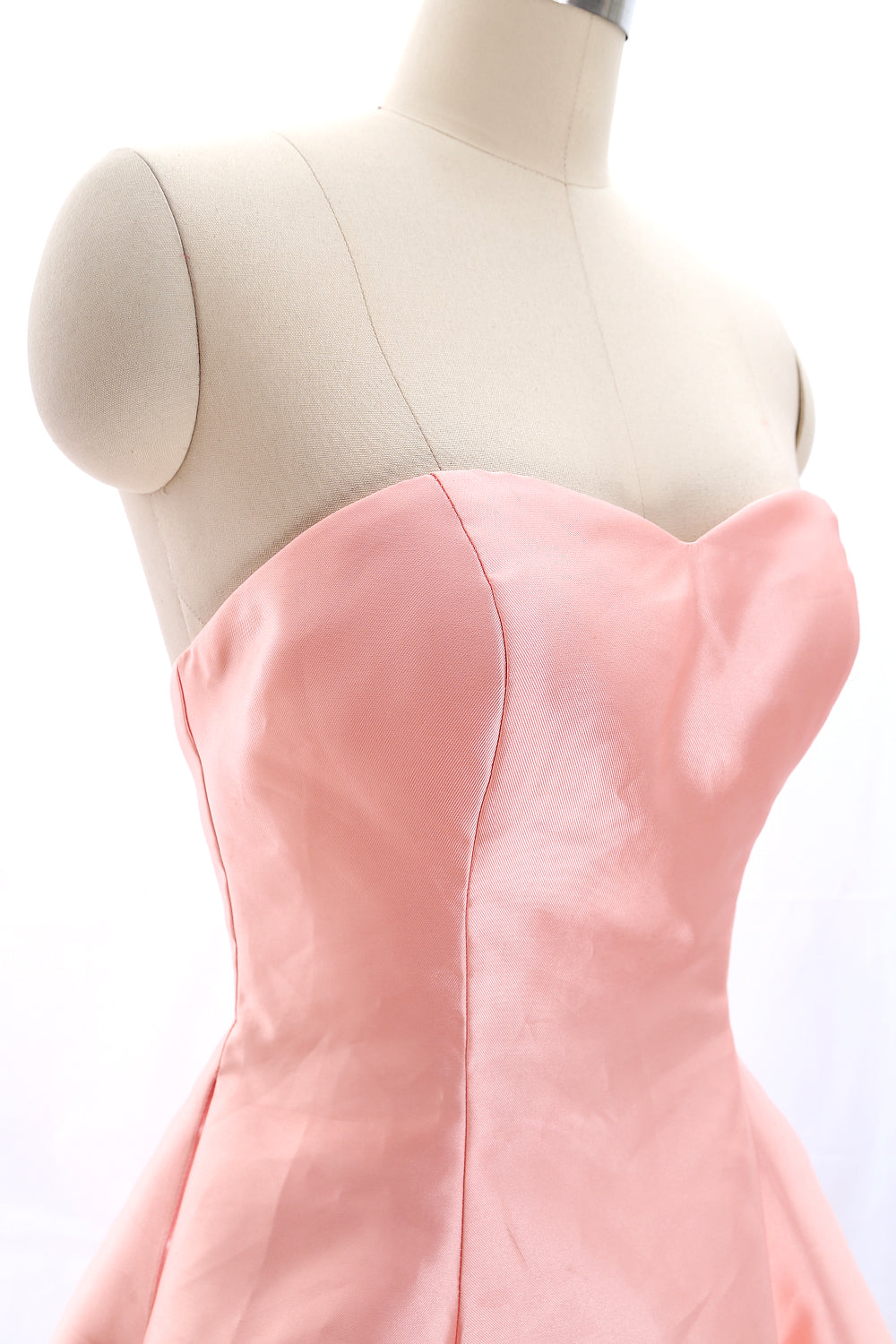 Vestido de dama de honor corto con escote en forma de corazón y sin tirantes de MACloth, vestido de fiesta de boda en color coral