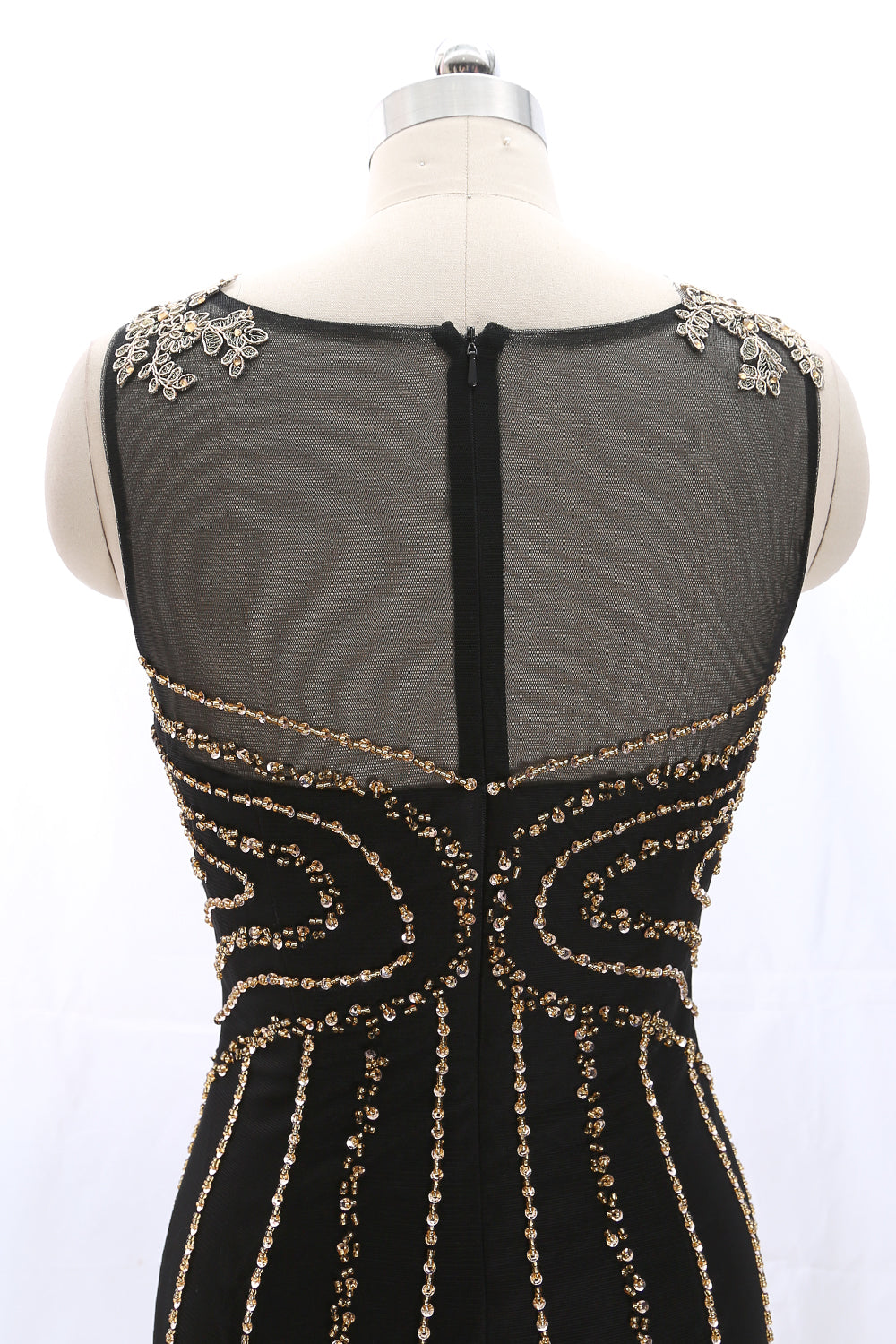 Vestido de cóctel mini con tirantes y escote redondo de encaje dorado y negro de MACloth