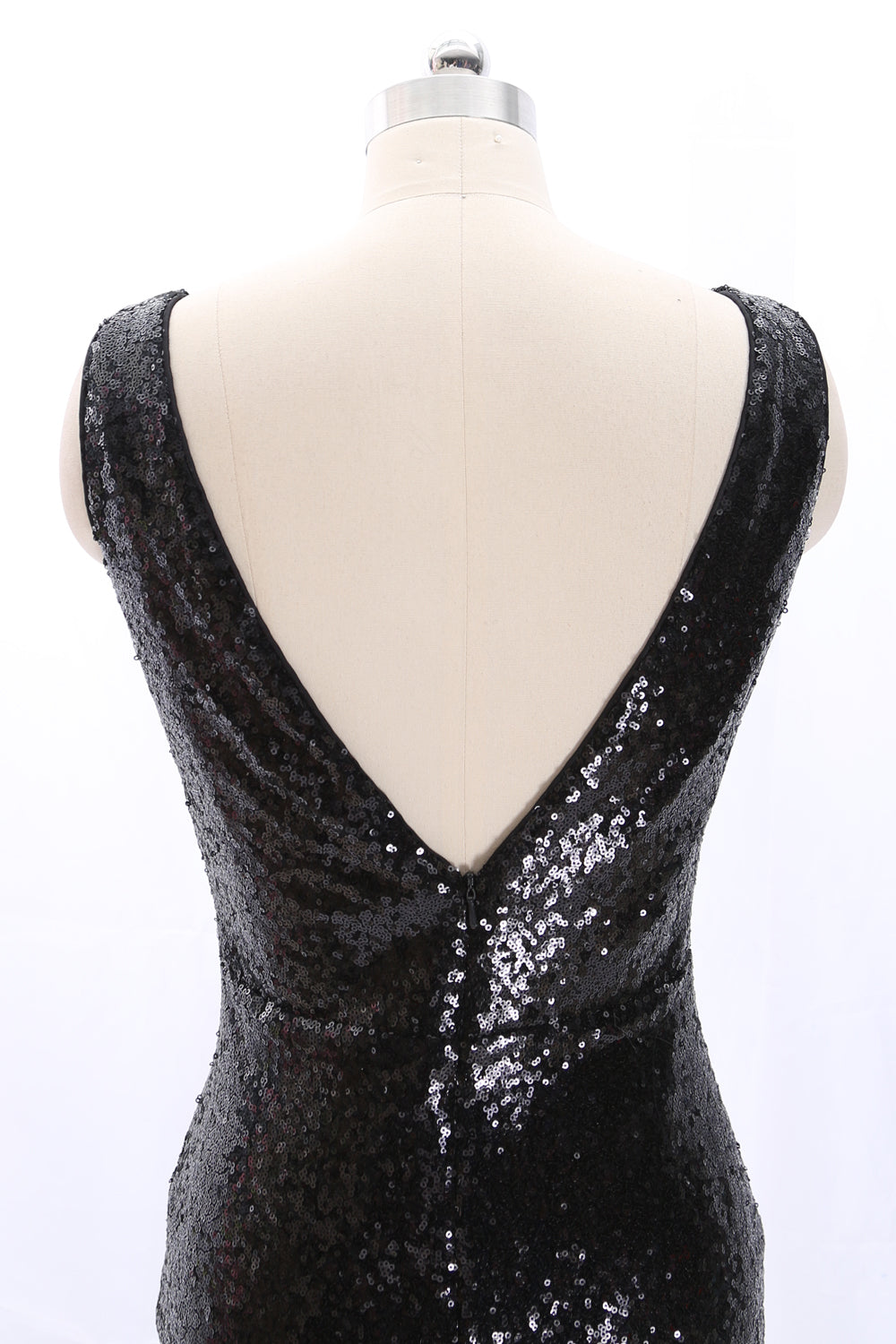 Vestido corto de fiesta con escote en V, tirantes y lentejuelas de MACloth