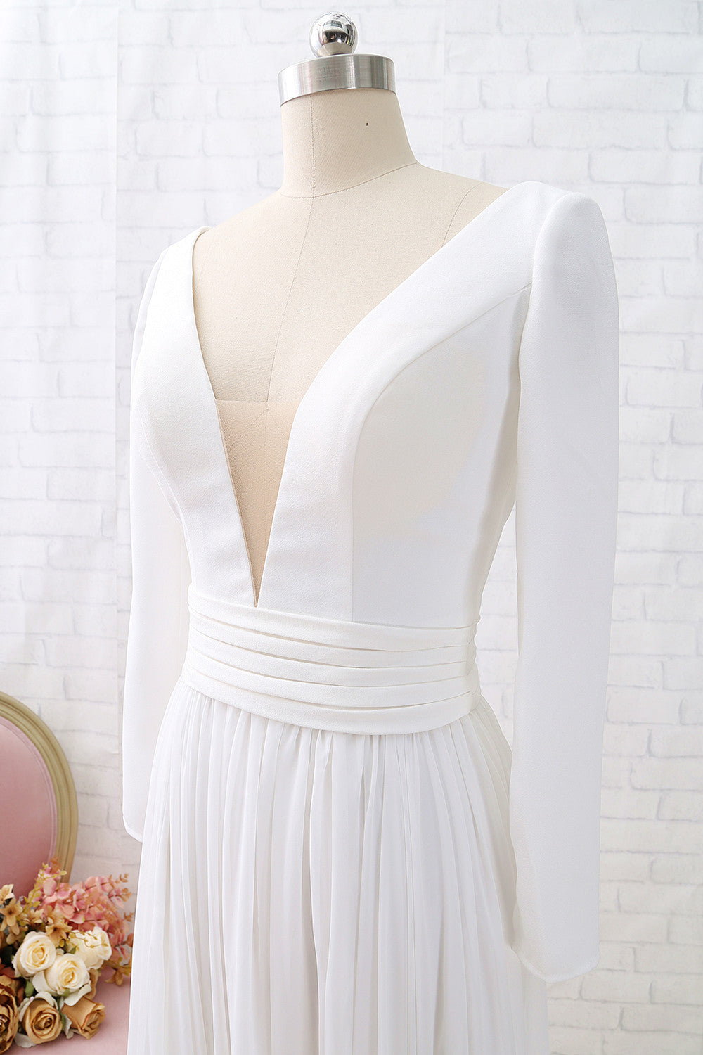 Vestido de noche formal de gasa con escote en V profundo y mangas largas de MACloth con abertura