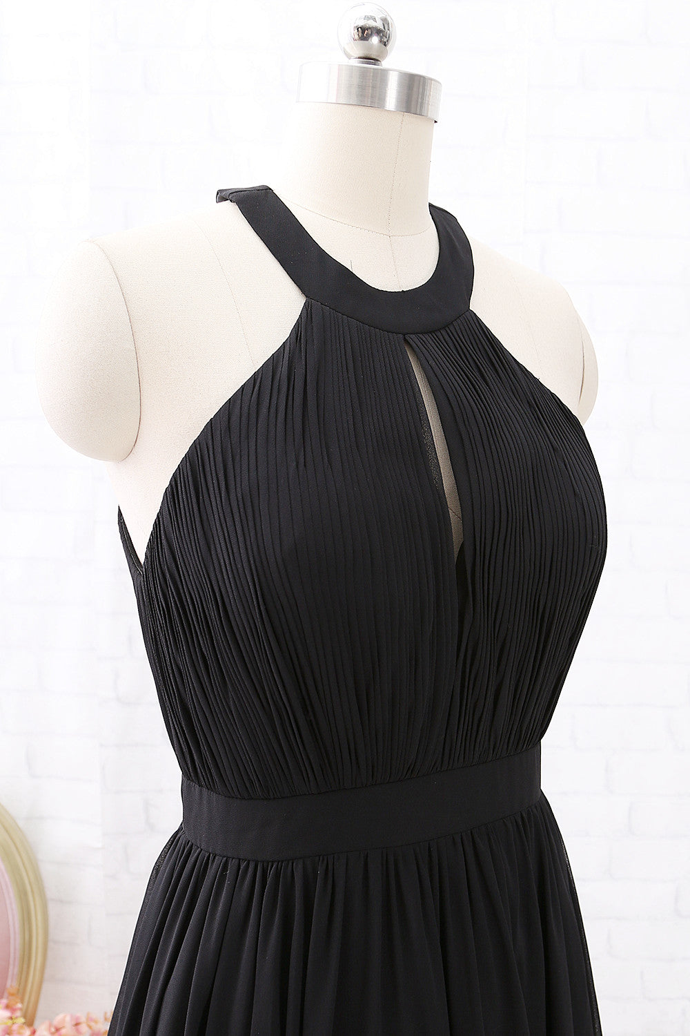 Vestido de dama de honor largo de gasa con cuello halter y escote redondo de MACloth, vestido de noche formal negro