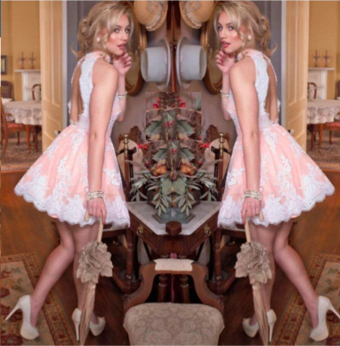 Vestido de cóctel mini de encaje con cuello alto y cuello halter de MACloth