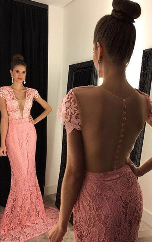 Vestido de fiesta largo de encaje con mangas cortas y corte sirena de MACloth