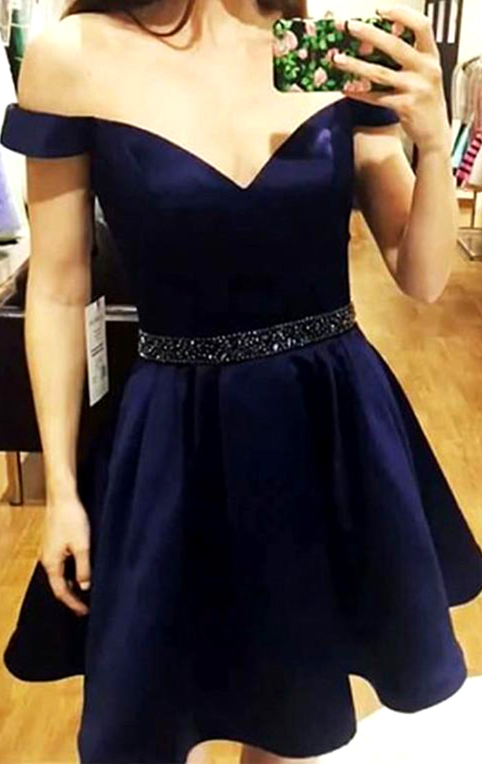 Vestido de fiesta formal de color rosa con hombros descubiertos de satén color burdeos para baile de graduación y regreso a casa de MACloth