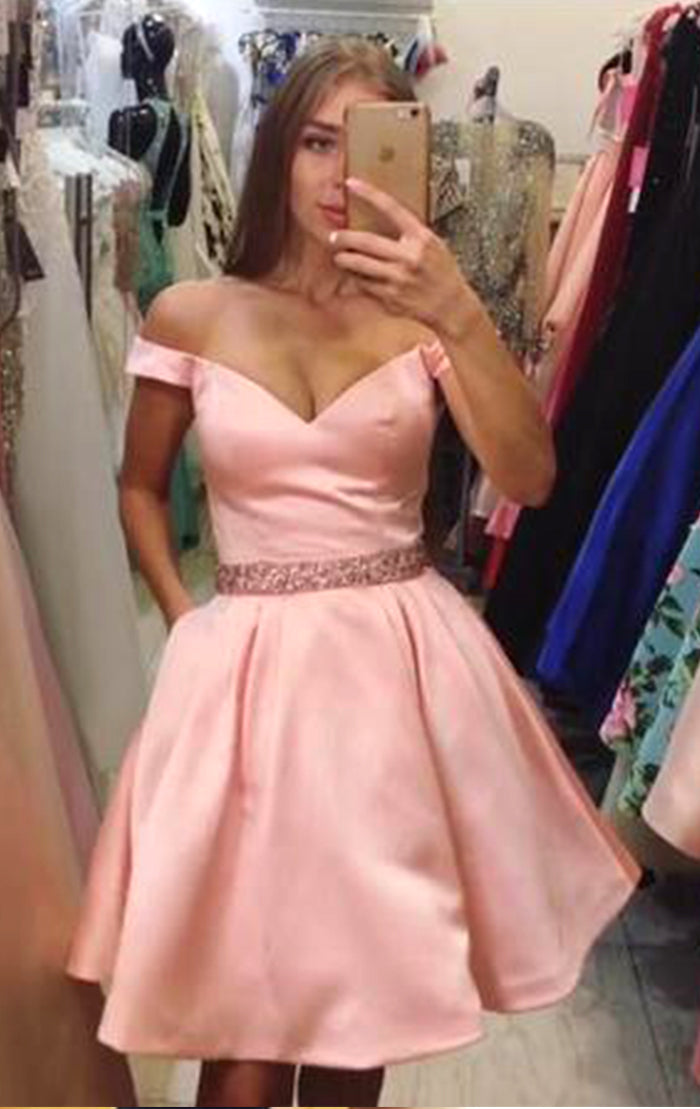 Vestido de fiesta formal de color rosa con hombros descubiertos de satén color burdeos para baile de graduación y regreso a casa de MACloth