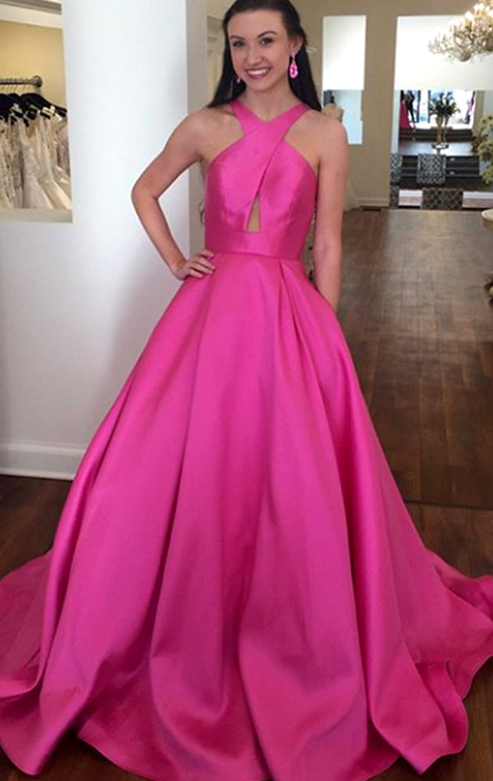 Vestido de fiesta largo de satén con escote halter y espalda abierta en fucsia de MACloth