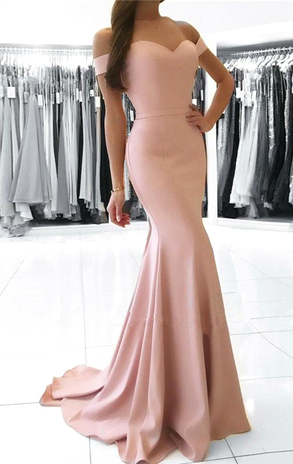 Vestido de fiesta de noche formal azul real con escote de sirena y hombros descubiertos de MACloth 10631